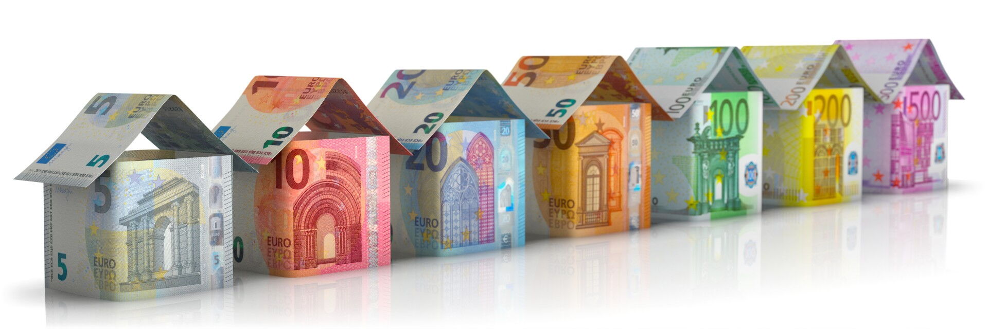 Euro-Scheine, welche zu Häusern gefaltet wurden