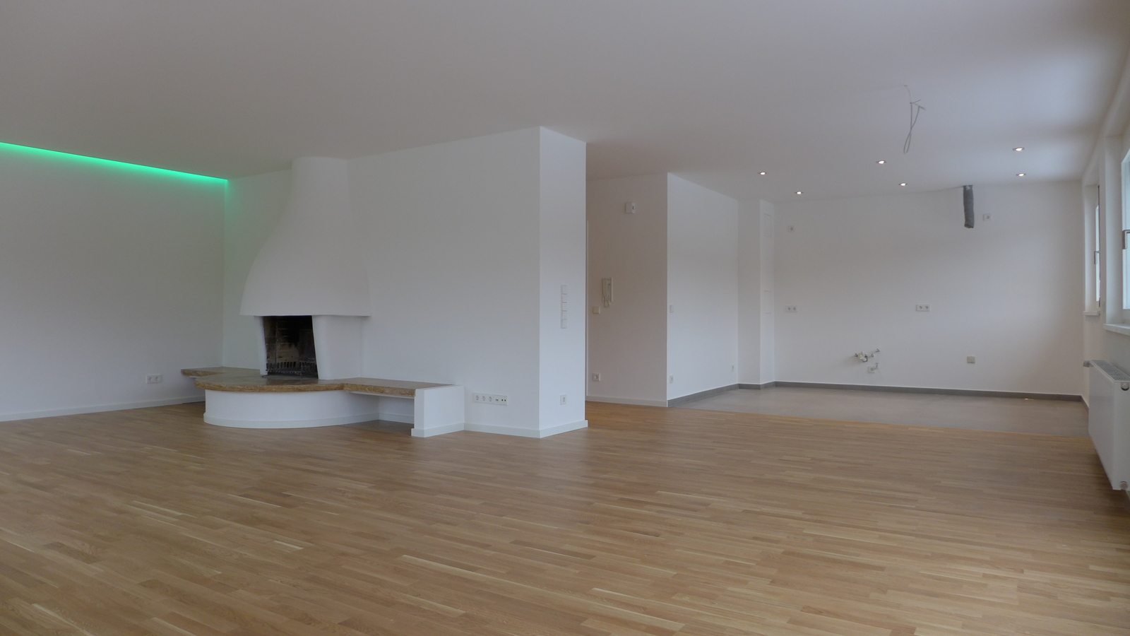 Freistehende, moderne, große Wohnung mit Kamin